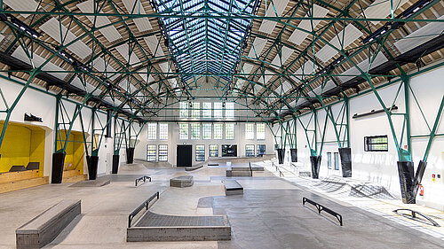 Sanierte Eggenhalle in München mit LAMILUX Glasdach PR60